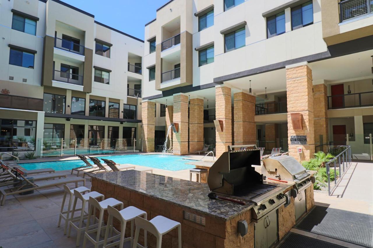 Courtyard View-walk Score 81-shopping District-king Bed-parking G3043 Apartamento