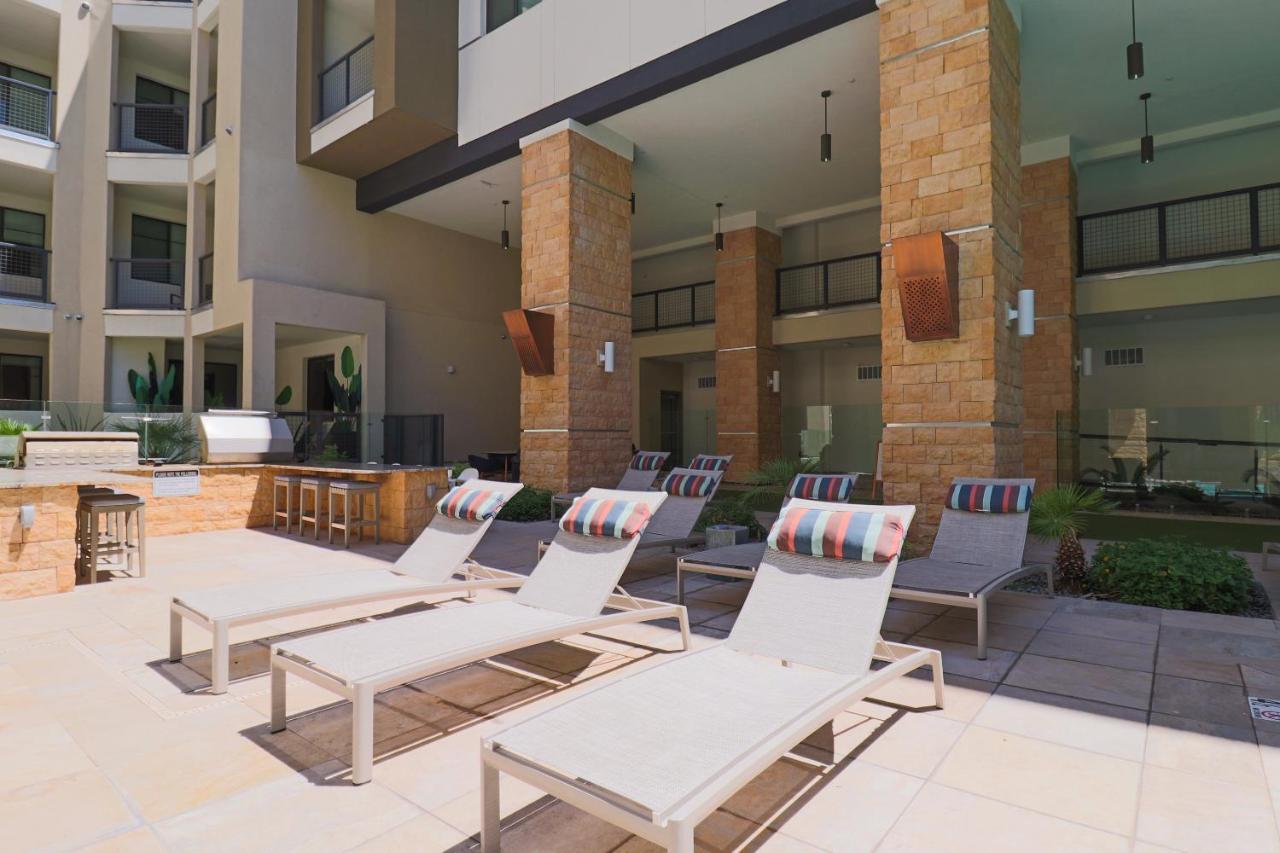 Apartamento Courtyard View-walk Score 81-shopping District-king Bed-parking G3043 *