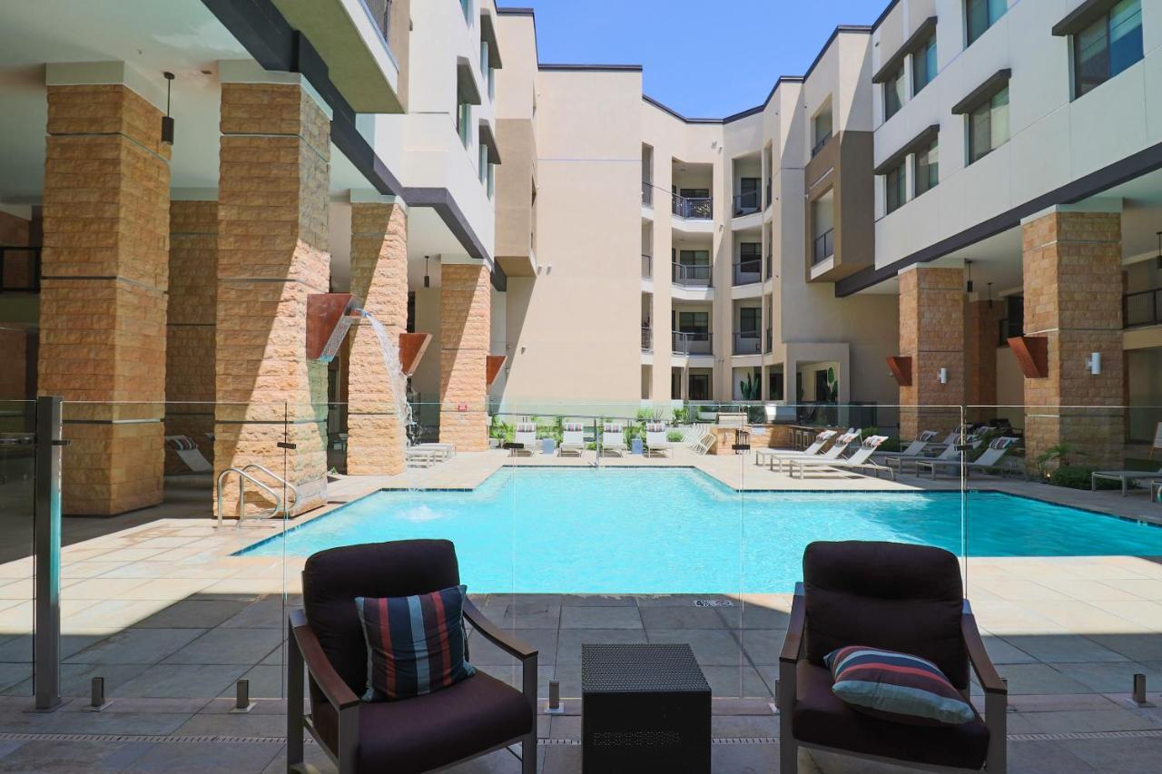Apartamento Courtyard View-walk Score 81-shopping District-king Bed-parking G3043 *