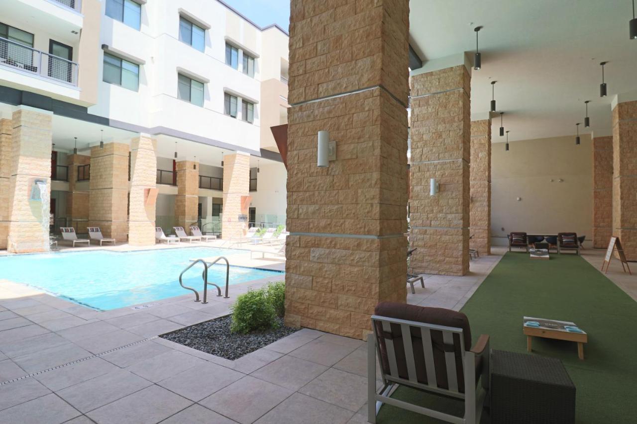 Courtyard View-walk Score 81-shopping District-king Bed-parking G3043 Apartamento Scottsdale